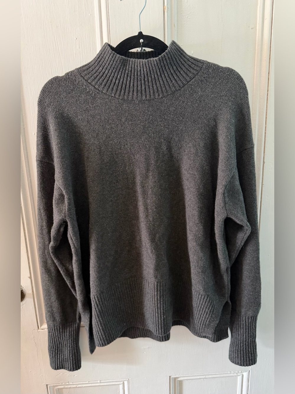 Banana Republic Charcoal Gray Mock Neck Sweater Size Large